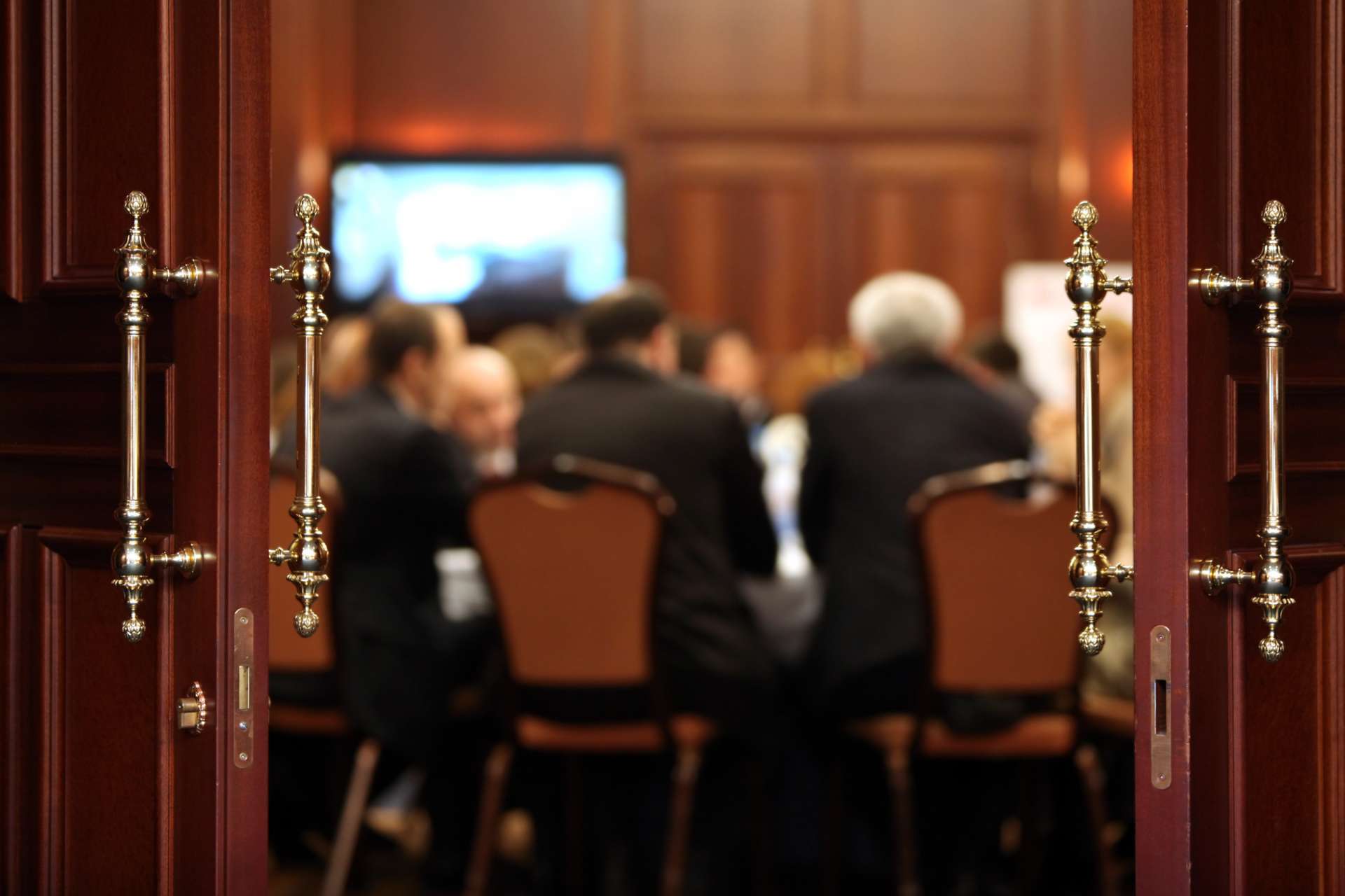 cybersecurity boardroom security executives cyber ready resilience data privacy - business cyber resiliency - how to achieve cyber readiness - cyber ready consulting 1